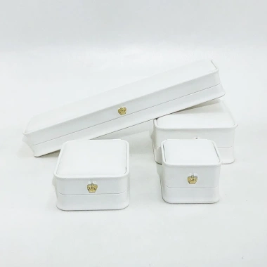 Hộp Đựng Nhẫn Cầu Hôn Da PU Trắng Sang Trọng Đẳng Cấp Quý Phái Dobi H5