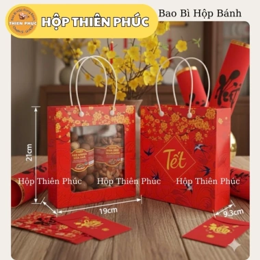 Hộp Én Xuân Đỏ Size M Đựng Quà Tết 1kg Lạp Xưởng + Túi Xách Sang Trọng 130k