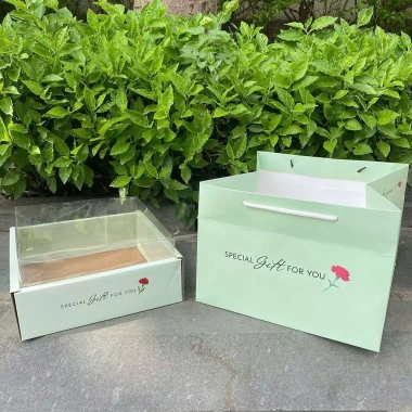 Hộp Giấy Mica Vuông 27x27x8,5cm Đựng Hoa Quả Trái Cây, Kèm Túi Quai Xách 4K PRINTING
