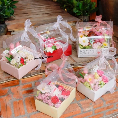 Hộp Hoa Gấu HH02 - Kèm Thiệp và Đèn, Quà Tặng Ý Nghĩa Cho 8/3, Sinh Nhật, Valentine - Decor Kim Vinh 9 Hộp Hoa Gấu HH02 - Kèm Thiệp và Đèn, Quà Tặng Ý Nghĩa Cho 8/3, Sinh Nhật, Valentine - Decor Kim Vinh 9