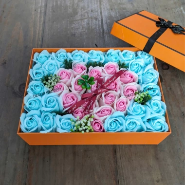 Hộp Hoa Hồng Sáp HH04 kèm Túi Thiệp - Decor Kim Vinh, Quà Tặng 8/3, Sinh Nhật, Valentine, Giá ưu đãi 355.000 VND