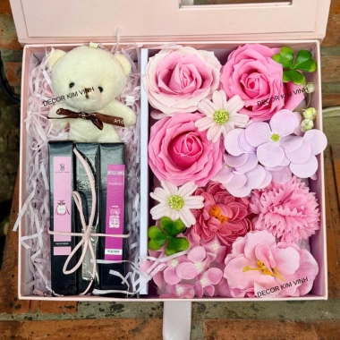 Hộp Hoa Quà Tặng Bướm Bay QUA02 QUA03 - Quà 8/3, Sinh Nhật, Valentine, Giá 265.300 VND