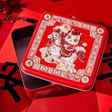Hộp kẹo Tết Nguyên Đán Năm Ngựa - Gấu Trúc in kẹo bánh quy trà - 80.300 VND