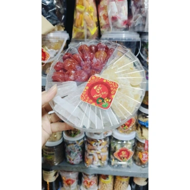 Hộp Mứt Kim Cương Tết - Mứt Bí, Gừng, Cà Ngọt Lành, Giá Ưu Đãi 85.000 VNĐ