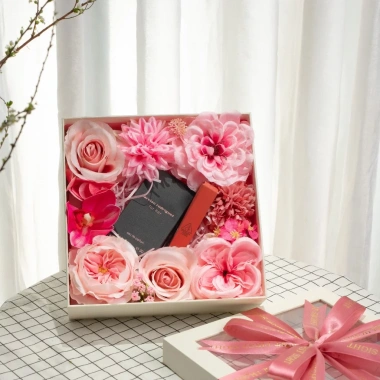 Hộp Nắp Mika Hoa Lụa Rỗng Giữa 23x23cm - Đựng Quà Tặng Mỹ Phẩm, Giá Ưu Đãi 185.000