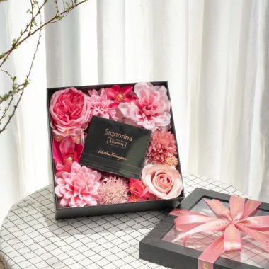 Hộp Nắp Mika Hoa Lụa Rỗng Giữa 23x23cm - Đựng Quà Tặng Mỹ Phẩm, Giá Ưu Đãi 185.000