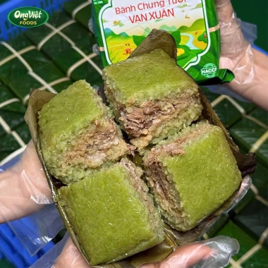Hộp Quà 2 Bánh Chưng Tươi Vạn Xuân 800g - ONG VIỆT FOODS - Không Chất Bảo Quản, Ăn Liền - Giá ưu đãi 356.400 VND