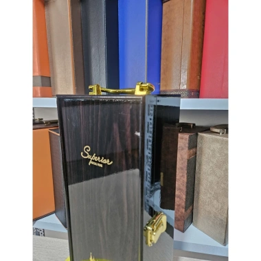 Hộp quà đựng rượu vang cao cấp - Hộp đen sơn mài sang trọng, giảm còn 145.000₫