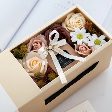 Hộp Quà Nến Thơm và Hoa Lụa Sang Trọng - Quà Sinh Nhật, Lễ Tình Nhân Cưới - 159k 3 Hộp Quà Nến Thơm và Hoa Lụa Sang Trọng - Quà Sinh Nhật, Lễ Tình Nhân Cưới - 159k 3