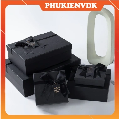 Hộp quà sinh nhật cao cấp size to gắn nơ màu đen - Quà tặng sang trọng 55k 2 Hộp quà sinh nhật cao cấp size to gắn nơ màu đen - Quà tặng sang trọng 55k 2