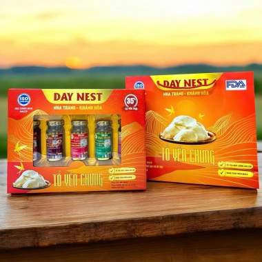 Hộp quà tặng 10 hũ yến sào mix vị 35% yến tươi Nha Trang Day Nest - Giá ưu đãi 375.000đ