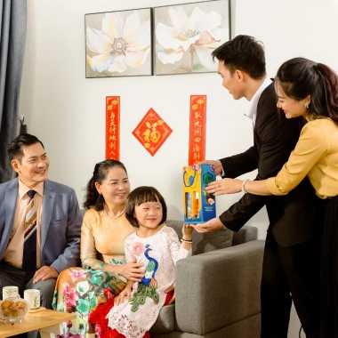Hộp quà tặng 2 chai nước mắm Lê Gia cốt đặc biệt 525ml - chai thủy tinh, giá ưu đãi 302.000₫ 4