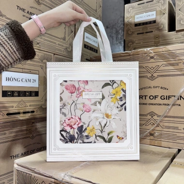 Hộp Quà Tặng BLOOMING BST Sparkling Tetta - Sang Trọng, Cao Cấp, Có Túi Xách, 82.000₫