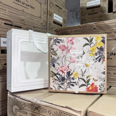 Hộp Quà Tặng BLOOMING BST Sparkling Tetta - Sang Trọng, Cao Cấp, Có Túi Xách, 82.000₫ 8 Hộp Quà Tặng BLOOMING BST Sparkling Tetta - Sang Trọng, Cao Cấp, Có Túi Xách, 82.000₫ 8
