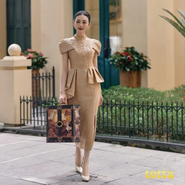 Hộp quà tặng HẠC VŨ 36x36x11 BST Gia Phong Tetta - Sang trọng giảm giá