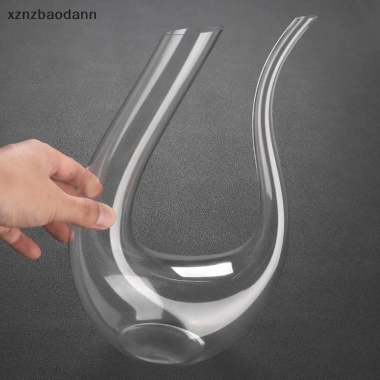 Hộp quà tặng SVK bình rượu vang hình chữ U pha lê - Swan Decanter IKFG, giá ưu đãi 202.070₫