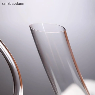 Hộp quà tặng SVK bình rượu vang hình chữ U pha lê - Swan Decanter IKFG, giá ưu đãi 202.070₫