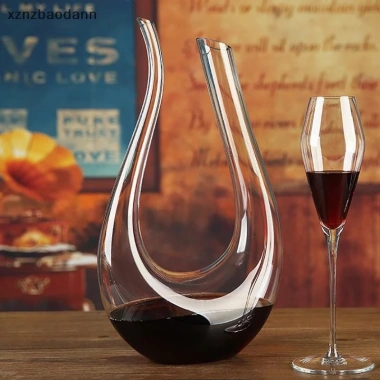 Hộp quà tặng SVK bình rượu vang hình chữ U pha lê - Swan Decanter IKFG, giá ưu đãi 202.070₫