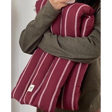 Hộp quà tặng thiệp viết tay Gối lạt twill linen kẻ sọc quà Valentine Tết 5 Hộp quà tặng thiệp viết tay Gối lạt twill linen kẻ sọc quà Valentine Tết 5