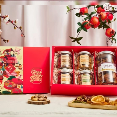 Hộp quà Tết 2.026 CT Bee Farm G395 Trái cây sấy, hạt dinh dưỡng, trà Oolong 569.000₫ 8