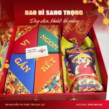 Hộp Quà Tết 2.026 Sang Trọng 600g Thịt Khô Nướng Than Thượng Hạng Giá 625.000 VNĐ 2 Hộp Quà Tết 2.026 Sang Trọng 600g Thịt Khô Nướng Than Thượng Hạng Giá 625.000 VNĐ 2