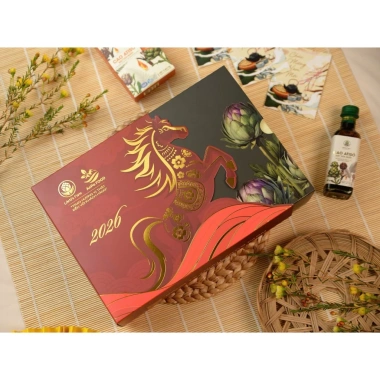 Hộp Quà Tết Atisô Hữu Cơ LArti's Farm Combo 9 - Cao Atisô, Mật Ong, Nho Sấy, Trà Atisô, Chuối Sôcôla - 652k