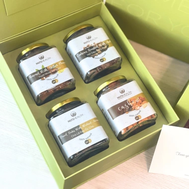 Hộp Quà Tết NUTSHEALTH 4 Hũ Hạt & Trái Cây Sấy - Quà Doanh Nghiệp Giá 663k