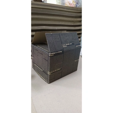 Hộp quà thùng carton 26x32 cao 22cm đẹp chắc giảm giá 23% chỉ 60.000₫ 2
