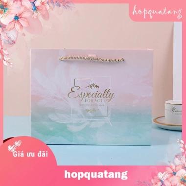 Hộp quà tự gấp dày dặn, kèm túi xách cứng cáp - giảm còn 22.000₫