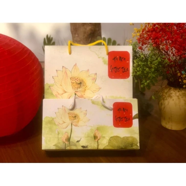 Hộp quà VIP Trà Búp Sen Sấy Thăng Hoa 5 bông - Giảm giá 22% - Chỉ 307.000₫ 4 Hộp quà VIP Trà Búp Sen Sấy Thăng Hoa 5 bông - Giảm giá 22% - Chỉ 307.000₫ 4