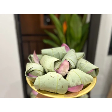 Hộp quà VIP Trà Búp Sen Sấy Thăng Hoa 5 bông - Giảm giá 22% - Chỉ 307.000₫ 7 Hộp quà VIP Trà Búp Sen Sấy Thăng Hoa 5 bông - Giảm giá 22% - Chỉ 307.000₫ 7