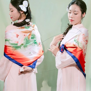 Hộp quà VIVIAN - Khăn lụa vuông 90cm, quà tặng mẹ, cô giáo, bạn gái, giảm giá 168k