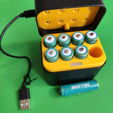 Hộp sạc pin Beston M7.036 2A 1.5V - Tiện lợi du lịch, chỉ 196.000 6 Hộp sạc pin Beston M7.036 2A 1.5V - Tiện lợi du lịch, chỉ 196.000 6