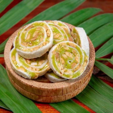 Hộp Vẹn Tròn Dứa Ý 1kg Kẹo Dừa Cuộn Ngũ Vị Giá ưu đãi 220k Tết 2.026
