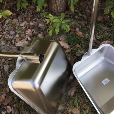 Hót rác inox thép không rỉ tay cầm dài 25-28cm, kèm móc treo, giá 89.000đ 5
