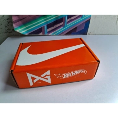Hot Wheels RLC Paul George Nike Circle Tracker – Đồ chơi siêu tốc, giảm giá 13% chỉ 1.299.999₫ 5 Hot Wheels RLC Paul George Nike Circle Tracker – Đồ chơi siêu tốc, giảm giá 13% chỉ 1.299.999₫ 5