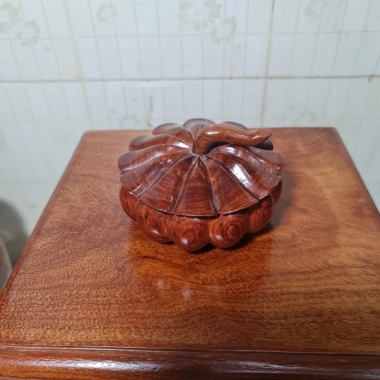 Hũ đựng hạt gỗ hương đỏ Gia Lai - Hộp dưa trang trí Tết, giảm còn 306.000 VND 5 Hũ đựng hạt gỗ hương đỏ Gia Lai - Hộp dưa trang trí Tết, giảm còn 306.000 VND 5