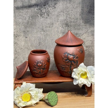 Hũ trà nón sành không tráng men hoạ tiết nổi Bát Tràng giá ưu đãi 155.000₫