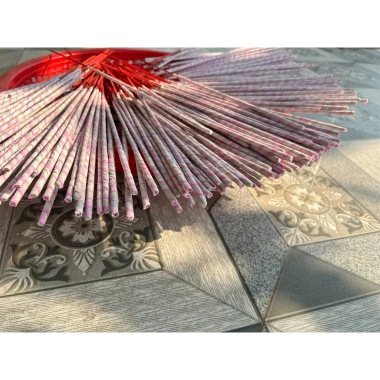 Hương Bài Thái Bình 30cm Cuộn Thủ Công 100% Hương Bài - Thơm Tết Xưa, Cháy 1,5h - Giá Ưu Đãi 47.999 VND 8 Hương Bài Thái Bình 30cm Cuộn Thủ Công 100% Hương Bài - Thơm Tết Xưa, Cháy 1,5h - Giá Ưu Đãi 47.999 VND 8