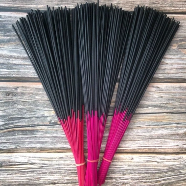 Hương Đen Làng Chóa 500 cây 38cm - Nhang Trám Đen, Hương Cổ Truyền, 60-90 phút, chỉ 45.000 VND 6 Hương Đen Làng Chóa 500 cây 38cm - Nhang Trám Đen, Hương Cổ Truyền, 60-90 phút, chỉ 45.000 VND 6