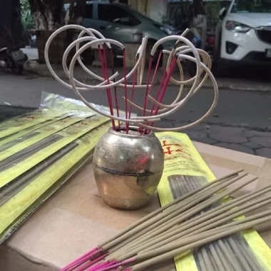 Hương nhang La Hán 38 30 nén thơm Tết, thảo dược rễ cỏ Bài, đậu tàn, tàn cong - 17.000 VND 4