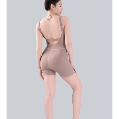 Jumpsuit Đùi Gym Yoga Nữ UNIQ Khoét Lưng Khuy Trang Trí - Giá chỉ 359.000₫