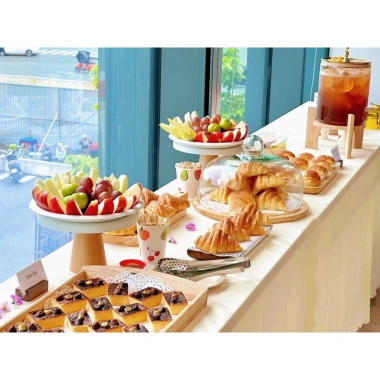 Kệ Bánh Trang Trí Đạo Cụ Chụp Ảnh - Giá 165k, Lý Tưởng Cho Tiệc Ngọt