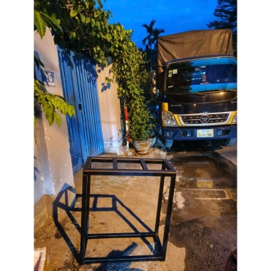 Kệ hồ cá sắt sang trọng, chân chịu lực, giá kệ sắt ưu đãi 500.000đ, chất lượng cao 4