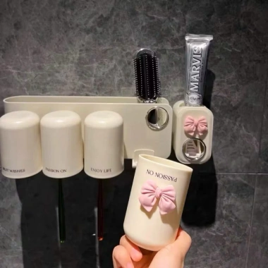Kệ nhả kem Đánh răng tự động UFORU - Bộ treo, cốc dán tường, đựng bàn chải nhà tắm, chỉ 149.000 VND