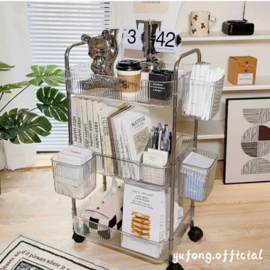 Kệ Nhựa Trong Suốt 3 Tầng Bánh Xe Đa Năng – Đựng Sách, Mỹ Phẩm, Đồ Học Tập, Trang Trí Phòng Doremon, Giá 198.000 VND