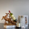 Kệ rượu vang gỗ cổ điển họa tiết vũ công, ngựa, hươu - Giá chỉ 950.000đ 7