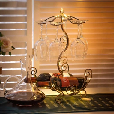 Kệ treo ly rượu kim loại mạ vàng đồng - Giá để 2 chai, giảm còn 300.000₫ 7 Kệ treo ly rượu kim loại mạ vàng đồng - Giá để 2 chai, giảm còn 300.000₫ 7