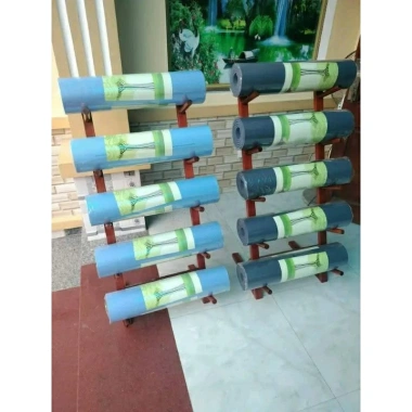 Kệ treo thảm chân đứng không khoan vít - Giá để thảm tiện lợi, giảm còn 270.464 VND