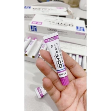 Kem bôi Rokoito Locoid 5g Dịu ngứa hăm muỗi đốt, mẩn đỏ, côn trùng cắn, giá 46.000 VND 2 Kem bôi Rokoito Locoid 5g Dịu ngứa hăm muỗi đốt, mẩn đỏ, côn trùng cắn, giá 46.000 VND 2